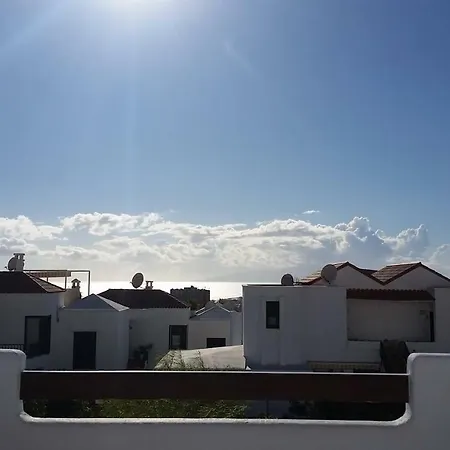 Charming Ocean View Heated Pool Apartment Los Cristianos (Tenerife)