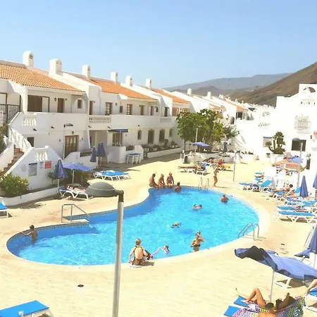 Charming Ocean View Heated Pool Apartment *